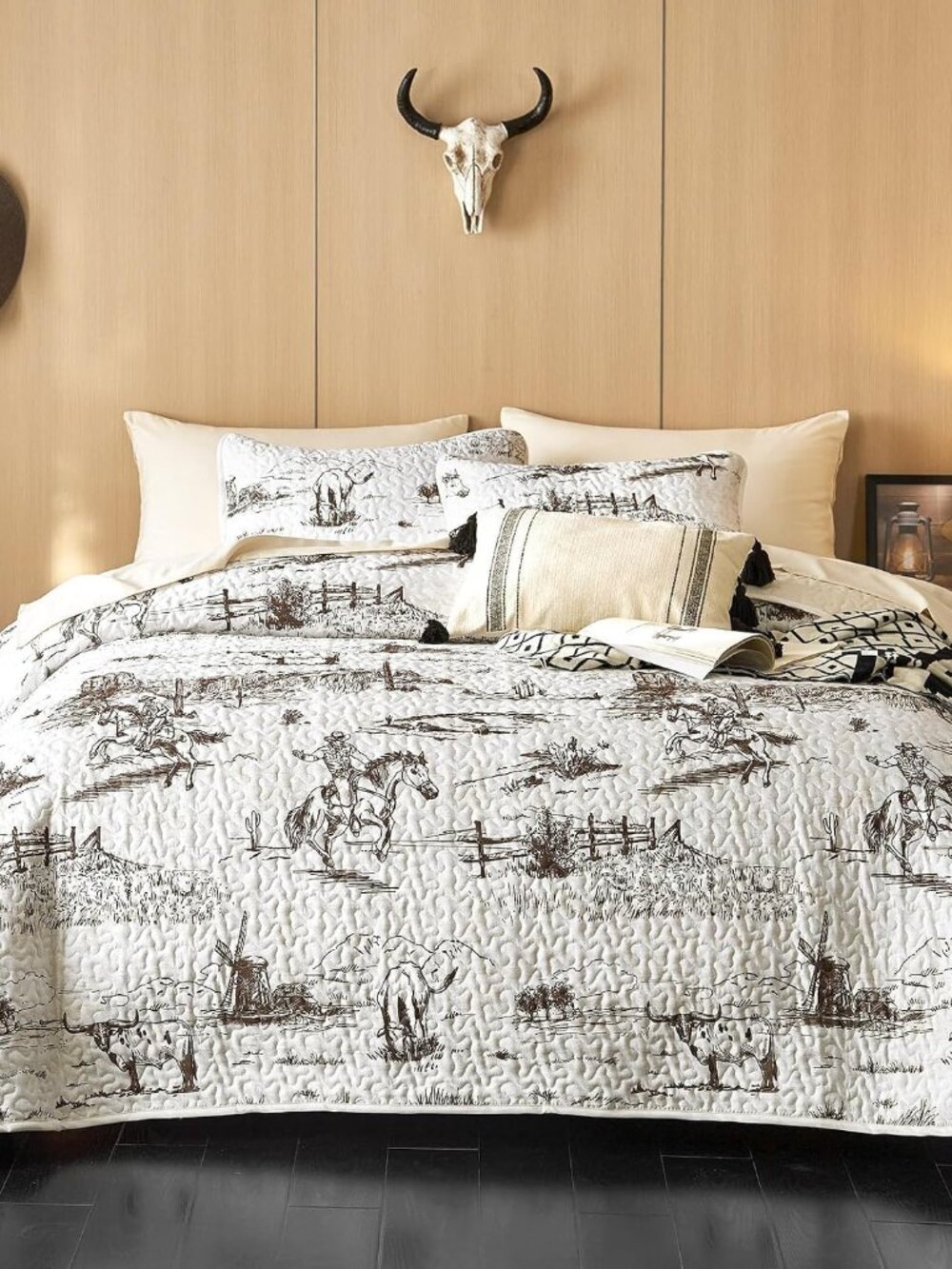 Beige Western Cowboy Quilt Set - 3-Piece Rustic Bedspread